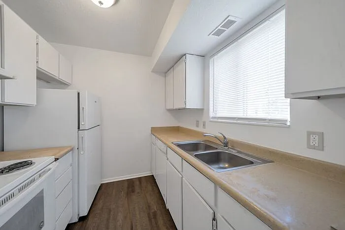 558 N Redwood Rd #2 — Photo 3
