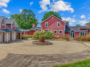 202 N Queen Anne Rd, Woodstock, IL 60098