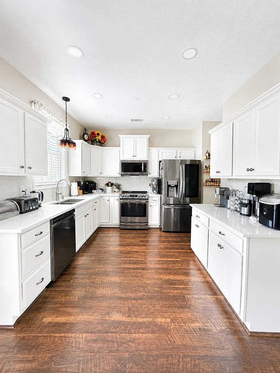 Building Photo - 608 Woods Edge Way