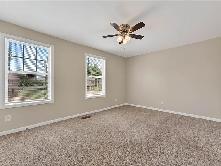 2072 Tynewood Dr — Photo 17