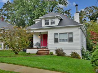 30 Vreeland Ave, Midland Park, NJ 07432