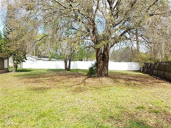 3rd image of 467 Cypress Lake Ct