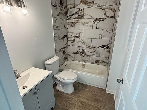 5th image of 589 W Gilleas Rd