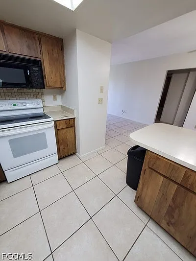 4619 SW 7th Pl — Photo 10