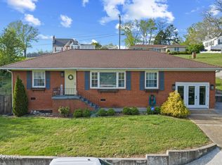 318 Hickory St, Clinton, TN 37716