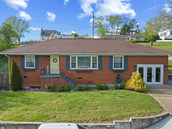 318 Hickory St, Clinton, TN 37716