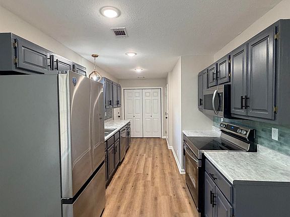 3rd image of 172 Paul Addition Rd
