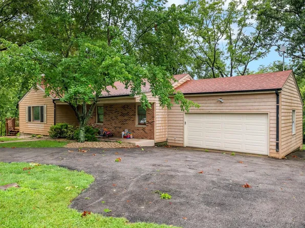 3 Dogwood Dr, Pacific, MO 63069