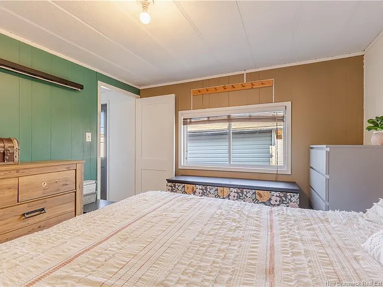 34 Elmdale Cres — Photo 15