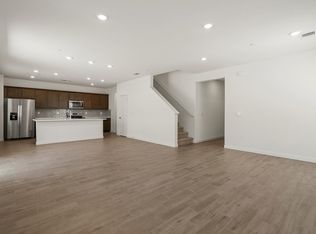 7 Holliston Ct, Sacramento, CA 95835