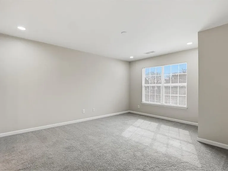 5630 Lawley Dr — Photo 37