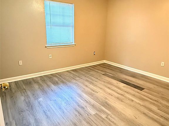 5th image of 2619 Canfield St APT 2