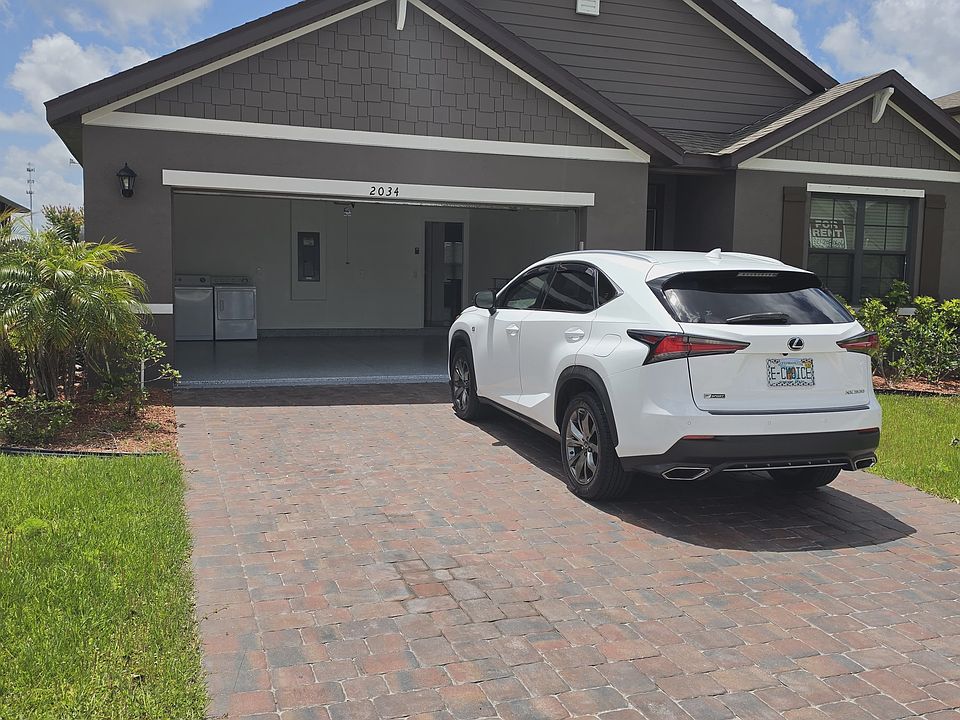 1st image of 2034 Capital Dr SE