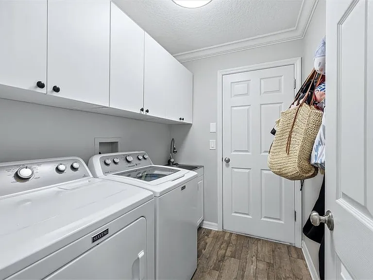 4617 Egmont Dr — Photo 36