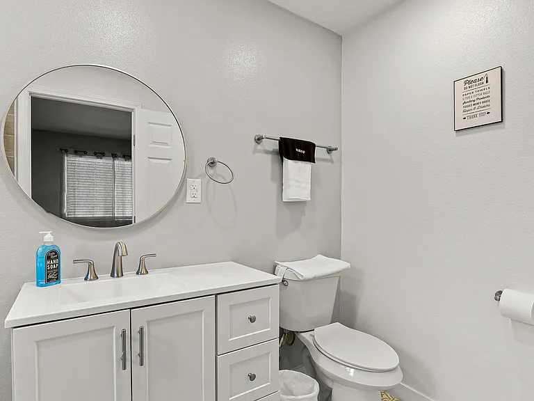 Full Bathroom
