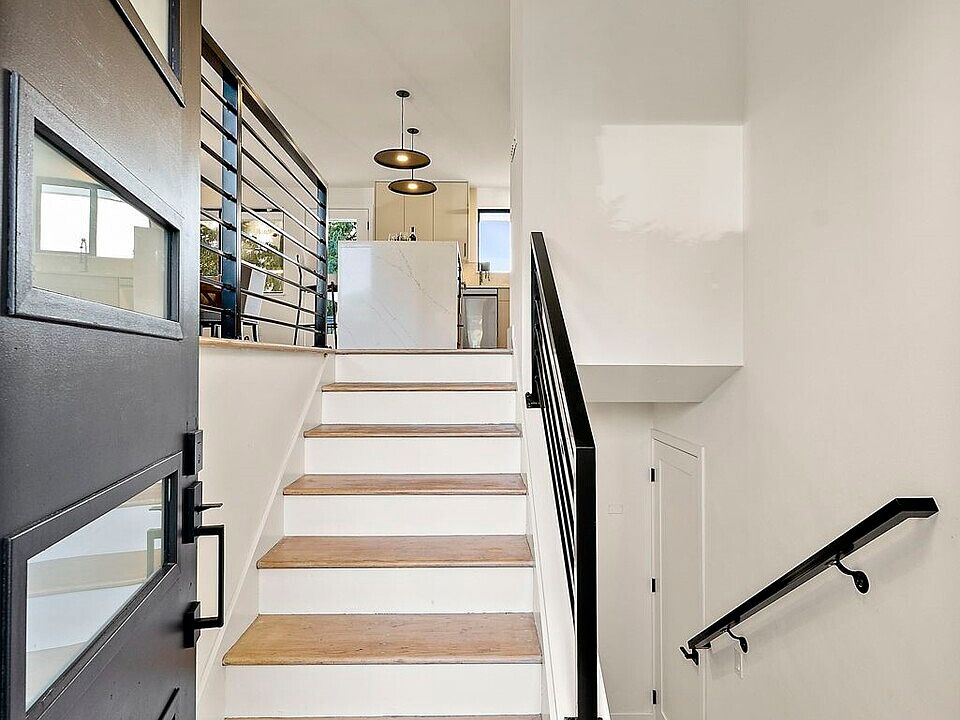 1415 SW 116th Street, Seattle, WA 98146 | Zillow