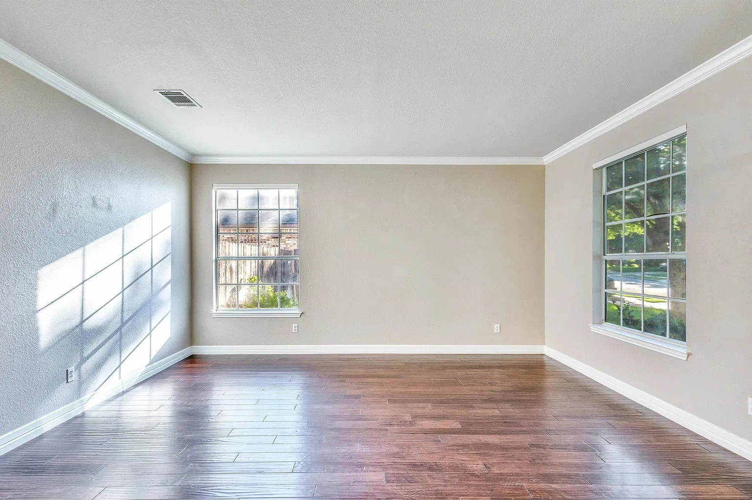 4 bed, 3.0 bath, 3229 sqft, $3,100 — Photo 4