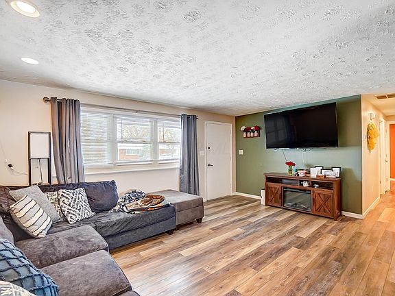 5th image of 1538 Golding Dr