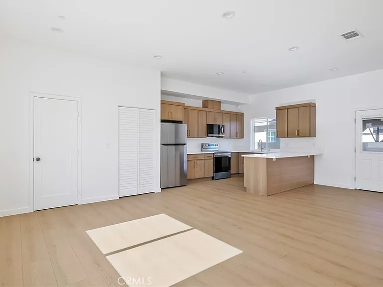 10905 Dalerose #B — Photo 7