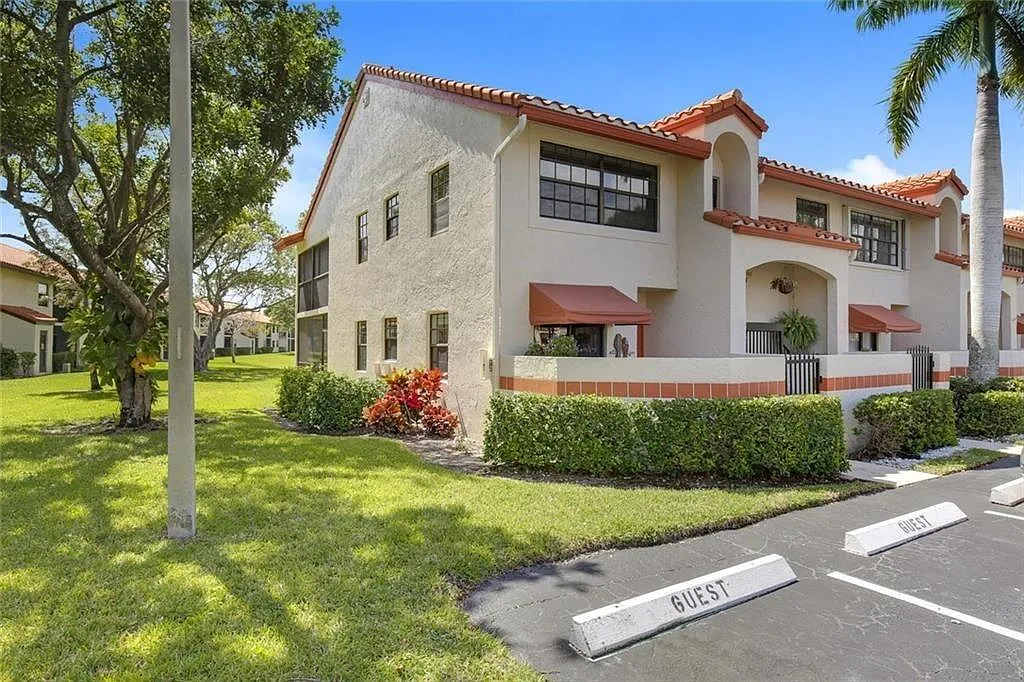 2 bed, 2.0 bath, 1150 sqft, $2,500 — Photo 2