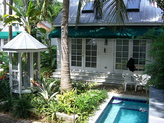 Turtle House (rear), & Heated Jacuzzi