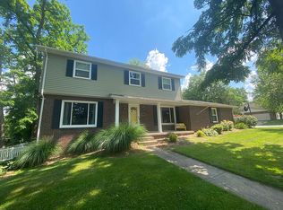 1802 Biscay Dr, Godfrey, IL 62035