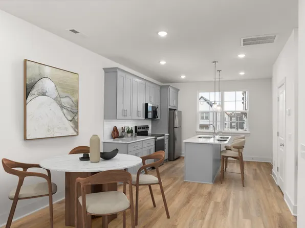 700 N Dupont Ave #111, Madison, TN 37115