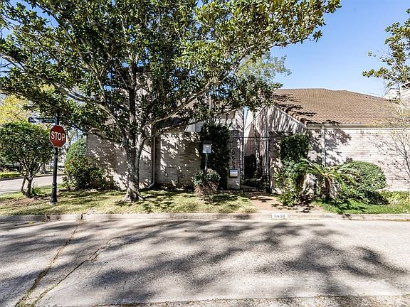 2nd image of 9658 Longmont Dr