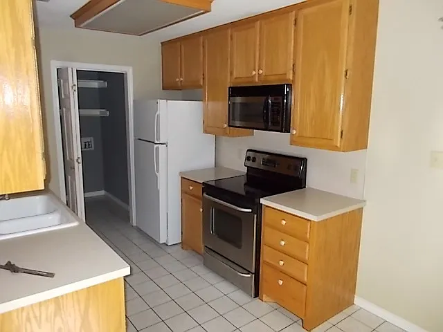 3950 Trinity Ln — Photo 4