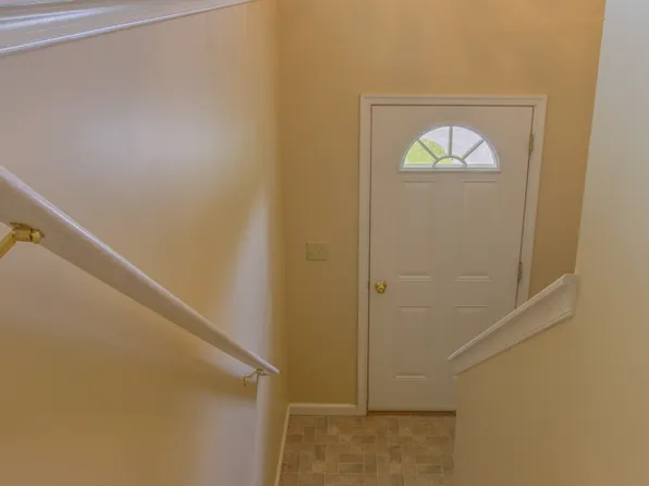 6524 Fairfax Dr, Harrisburg, PA 17111