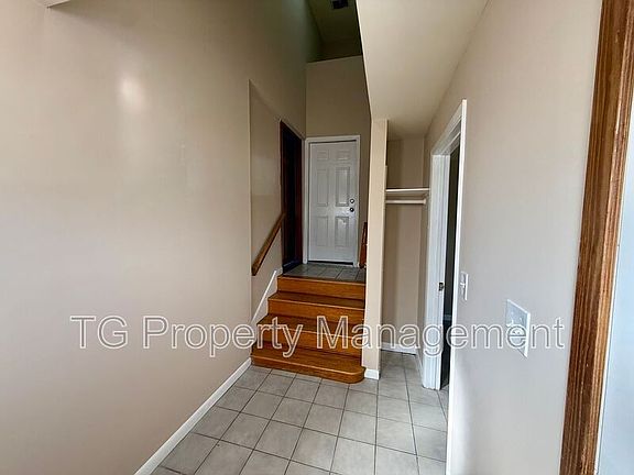 4th image of 403 Saint Augustine Blvd