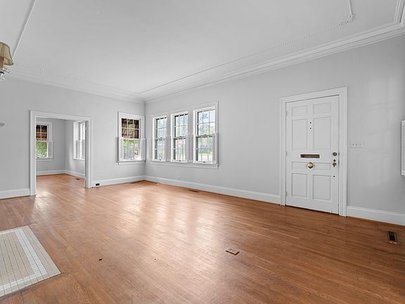 4th image of 708 College Avenue