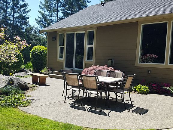 3rd image of 1722 46th Ave NE