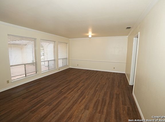 5th image of 5215 Newcome Dr