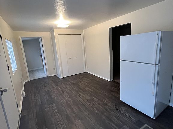 4th image of 206 S Clayton St #2