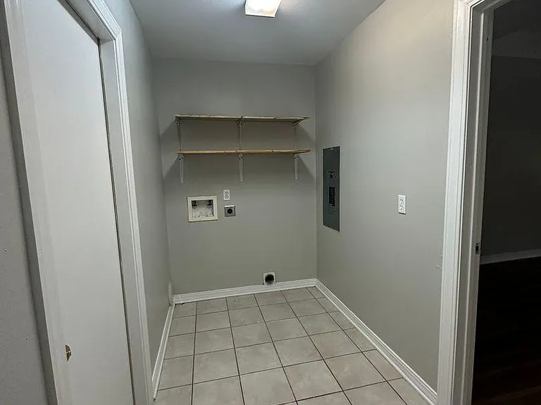 2426 Brookhaven Dr — Photo 11