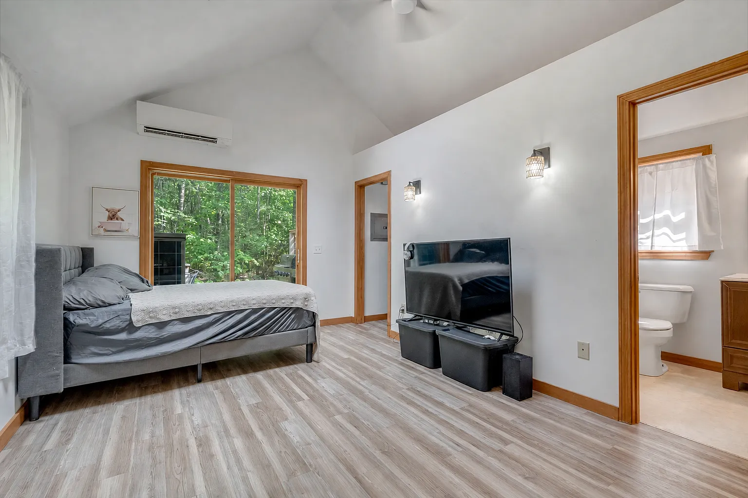 1 bed, 684 sqft, $2,100 — Photo 3