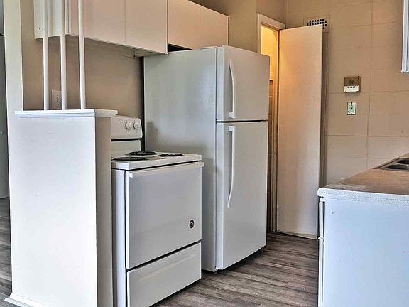 3rd image of 310 Fuller Ave #5