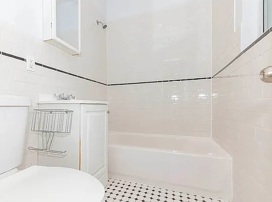 Rented by Century 21 Premier  | media 12