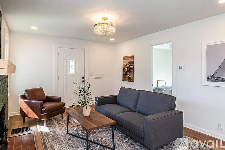 1015 Woodley Rd — Photo 6