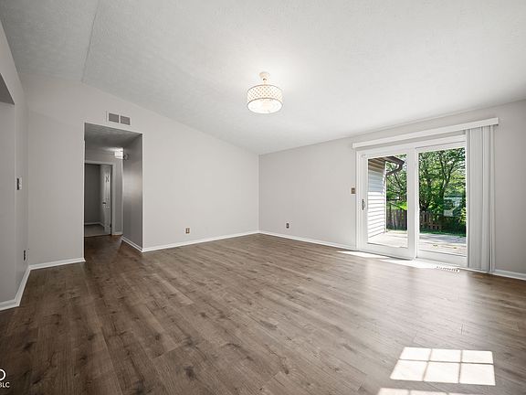 5th image of 18748 Northridge Dr