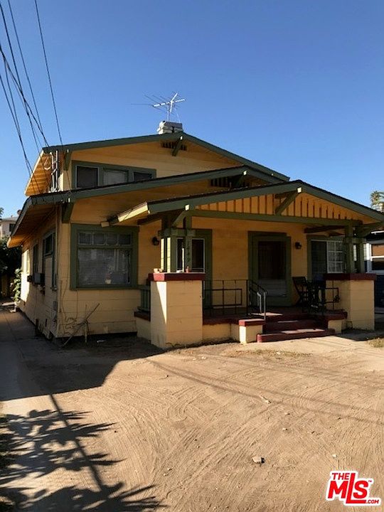 2nd image of 1449 Echo Park Ave