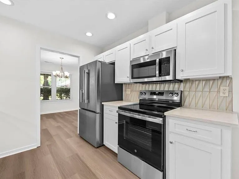 1120 Daffodil Ln — Photo 7