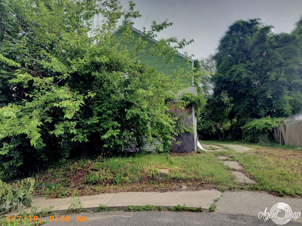 2nd image of 395 Spring St