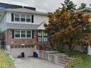 5324 Little Neck Pkwy #2, Little Neck, NY 11362