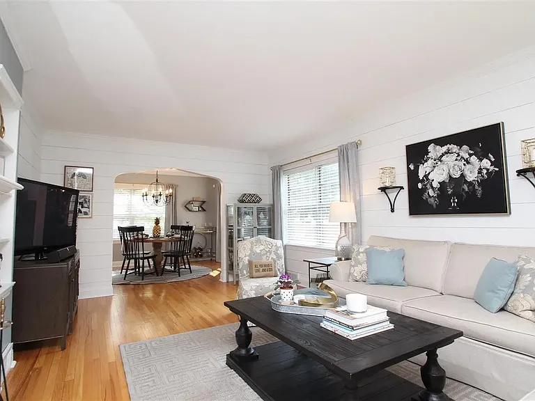 619 Vale Ave N — Photo 7