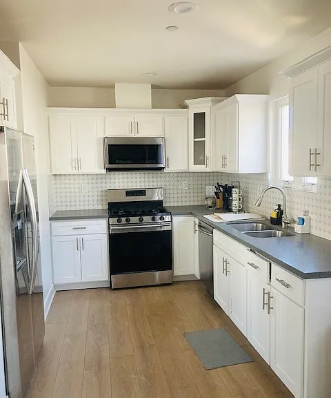 429 N Heliotrope Dr #1/2 — Photo 7
