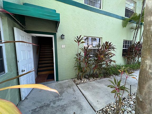 2nd image of 323 Almeria Rd #103