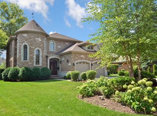 435 Brook Ln, Glenview, IL 60025