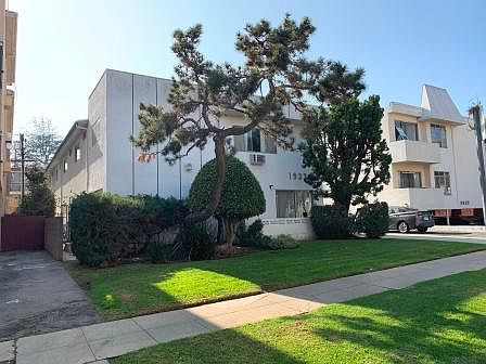 1st image of 1933 Pelham Ave #1